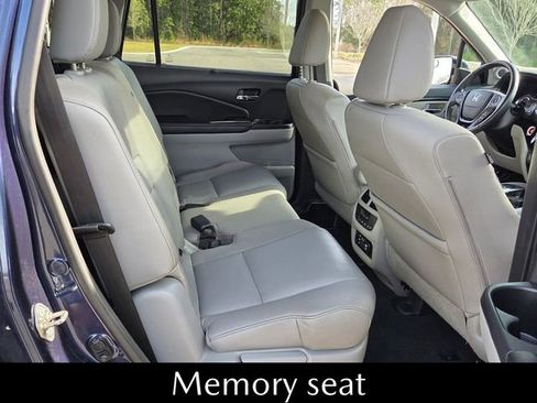 Used 2017 Honda Pilot Touring image 19
