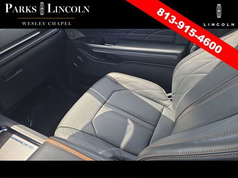 Used 2023 Ford Expedition Platinum AWD/4WD image 14