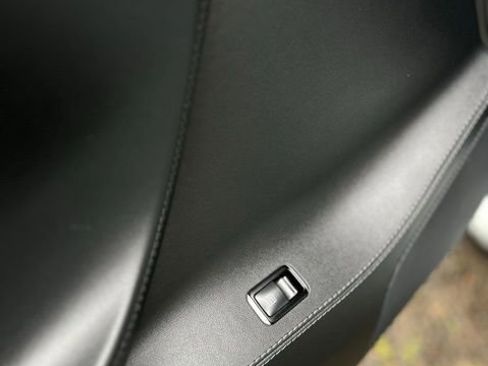 Used 2015 Tesla Model S 70D image 13