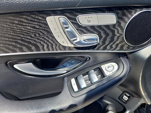 Used 2017 Mercedes-Benz GLC 300 w/ Premium 1 Package image 17