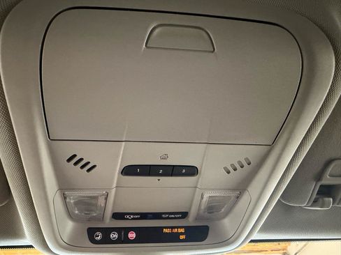 Used 2019 Chevrolet Equinox LT FWD image 21