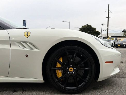 Used 2012 Ferrari California RWD image 27