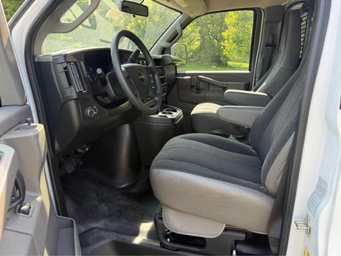 Used 2024 GMC Savana 2500 w/ Driver Convenience Package RWD image 11