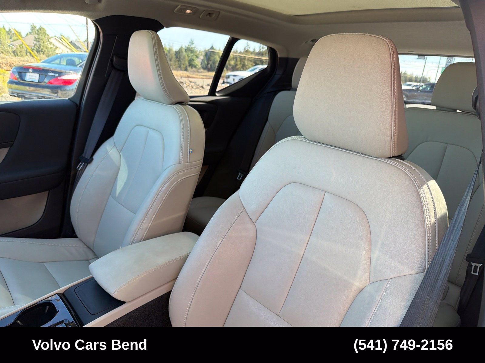 Used 2026 Volvo XC40 B5 Plus AWD/4WD image 18
