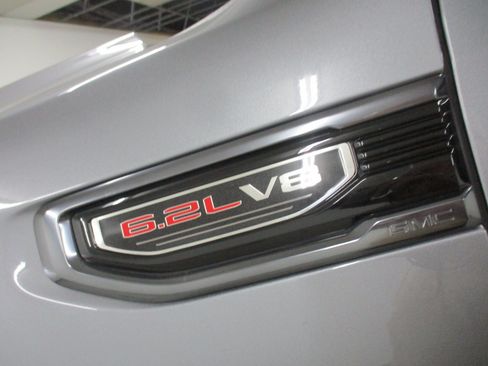 Certified 2022 GMC Sierra 1500 AT4 w/ AT4 Premium Package AWD/4WD image 5