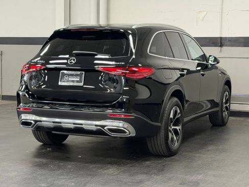 Used 2025 Mercedes-Benz GLC 350e 4MATIC image 12