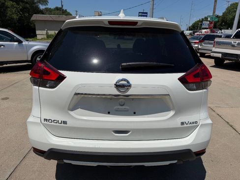 Used 2017 Nissan Rogue SV AWD/4WD image 6