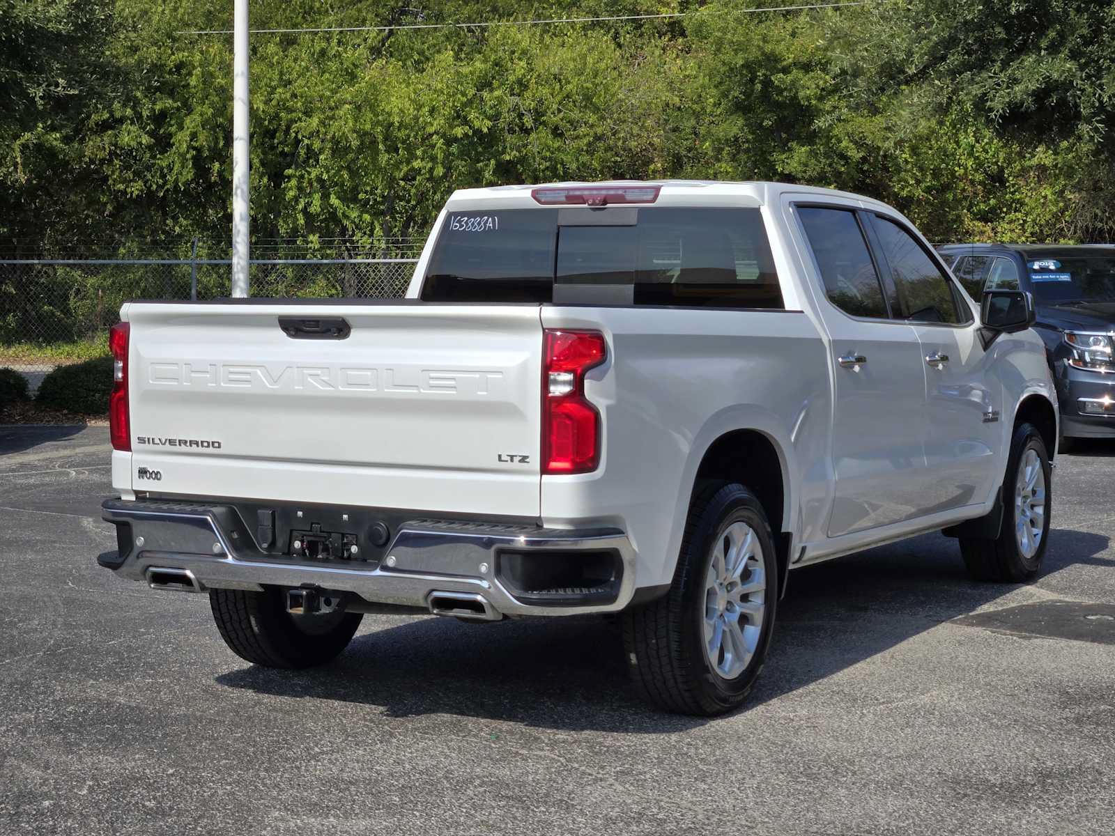 Certified 2022 Chevrolet Silverado 1500 LTZ w/ LTZ Premium Texas Edition AWD/4WD image 7