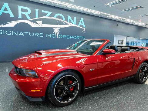 Used 2010 Ford Mustang GT RWD image 1