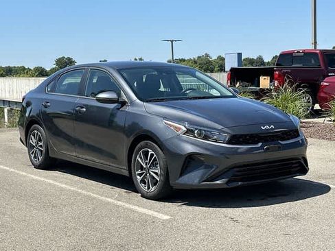 Used 2024 Kia Forte LXS w/ LXS Technology Package FWD image 19