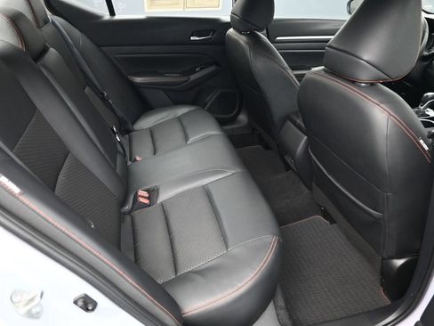 Used 2025 Nissan Altima 2.5 SR FWD image 23