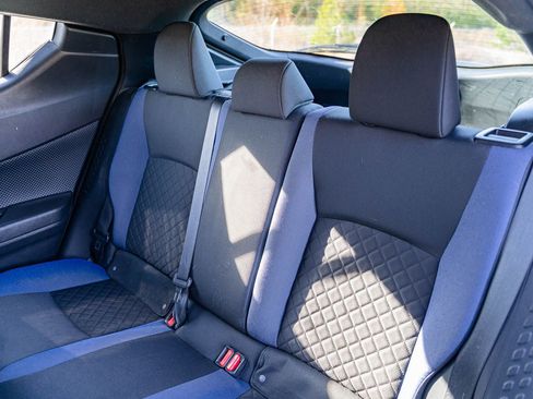 Used 2021 Toyota C-HR XLE image 18