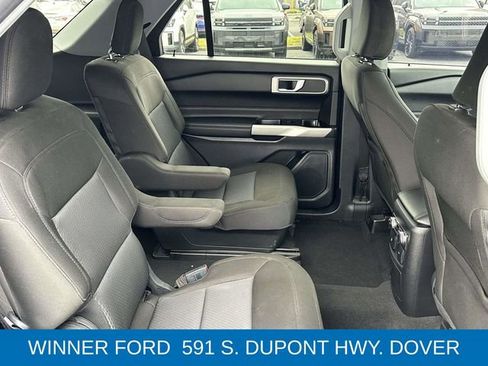 Used 2022 Ford Explorer XLT image 12