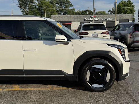 Used 2024 Kia EV9 Wind AWD/4WD image 14