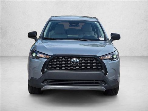 Used 2023 Toyota Corolla Cross L FWD image 2