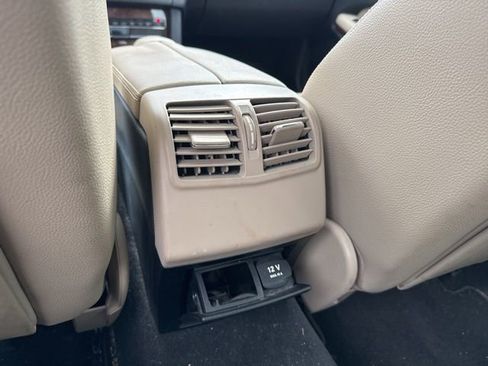 Used 2013 Mercedes-Benz E 350 4MATIC Sedan image 12