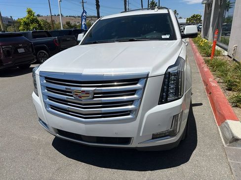 Used 2020 Cadillac Escalade ESV Platinum AWD/4WD image 1