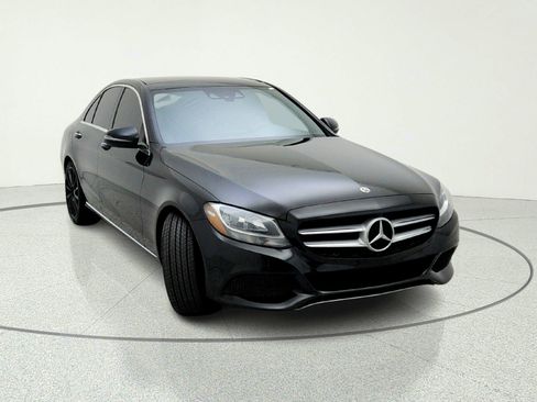 Used 2018 Mercedes-Benz C 300 Sedan image 4