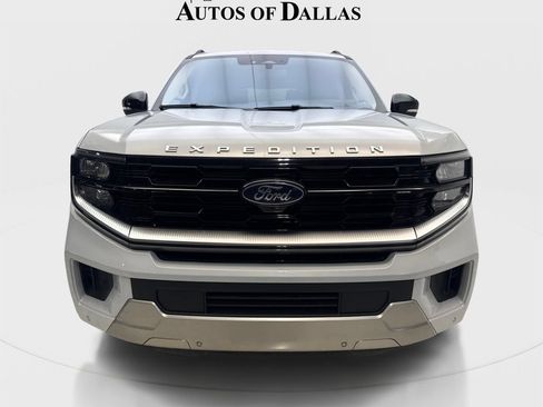 Used 2025 Ford Expedition Platinum AWD/4WD image 3