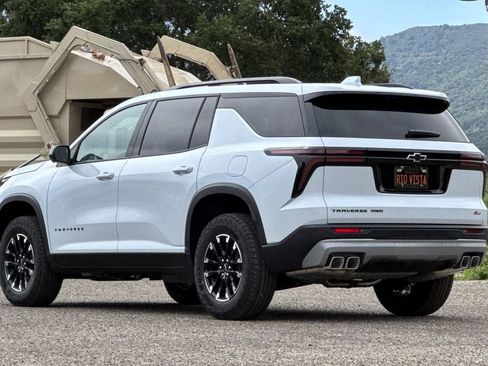 New 2026 Chevrolet Traverse Z71 w/ Driver Confidence Package AWD/4WD image 6