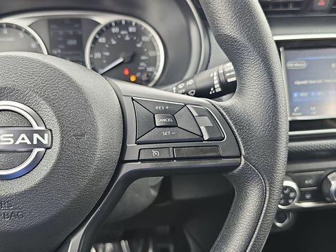 Used 2025 Nissan Kicks Play S image 19