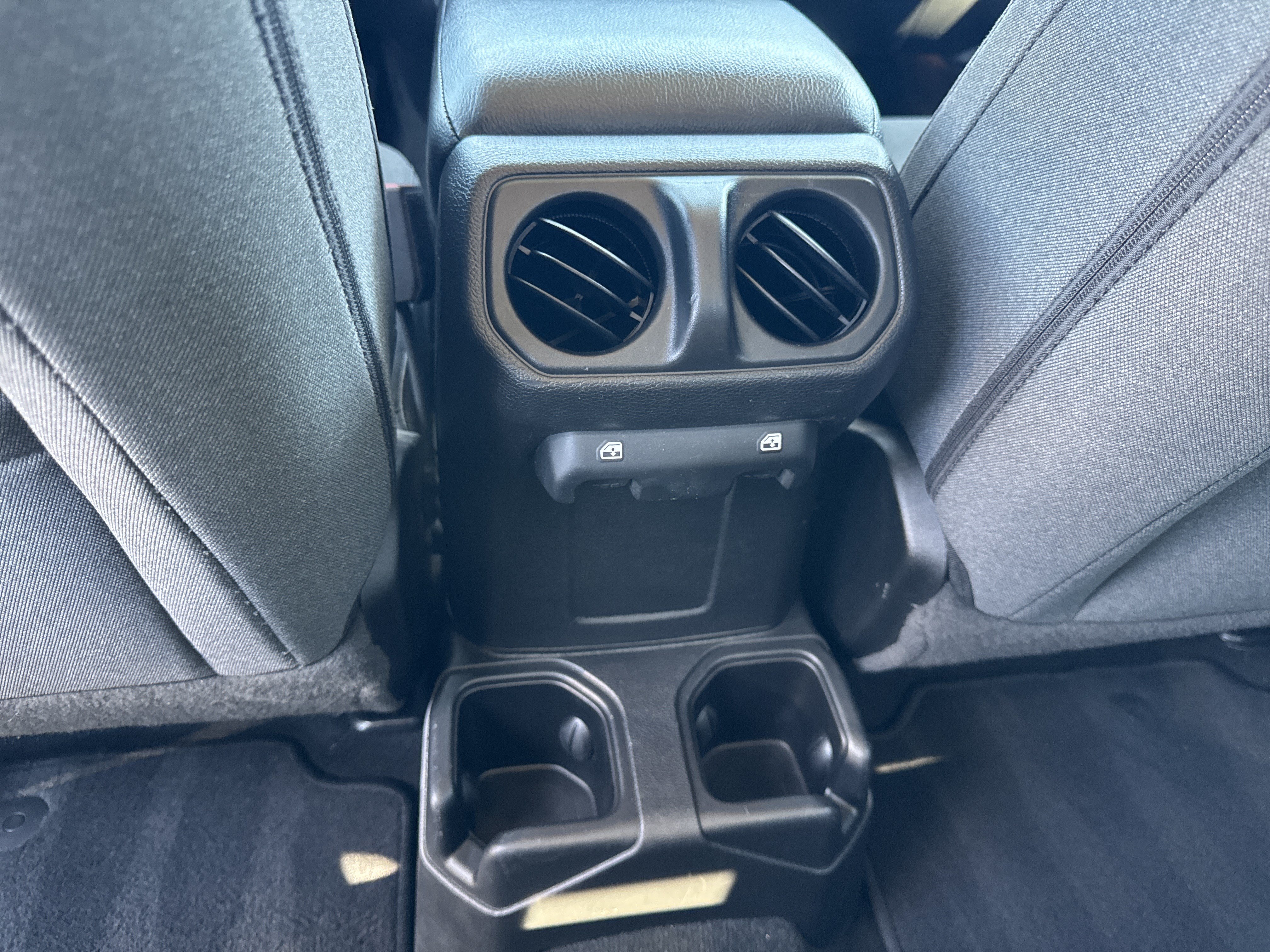 Used 2024 Jeep Gladiator Sport AWD/4WD image 22