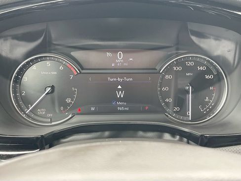 Used 2025 Cadillac XT6 Luxury FWD image 12