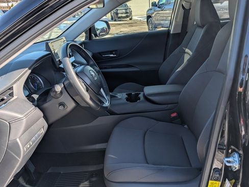 Certified 2021 Toyota Venza LE image 14