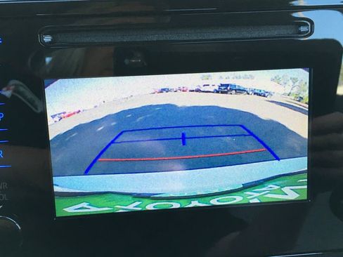 Used 2017 Toyota Corolla L FWD image 15