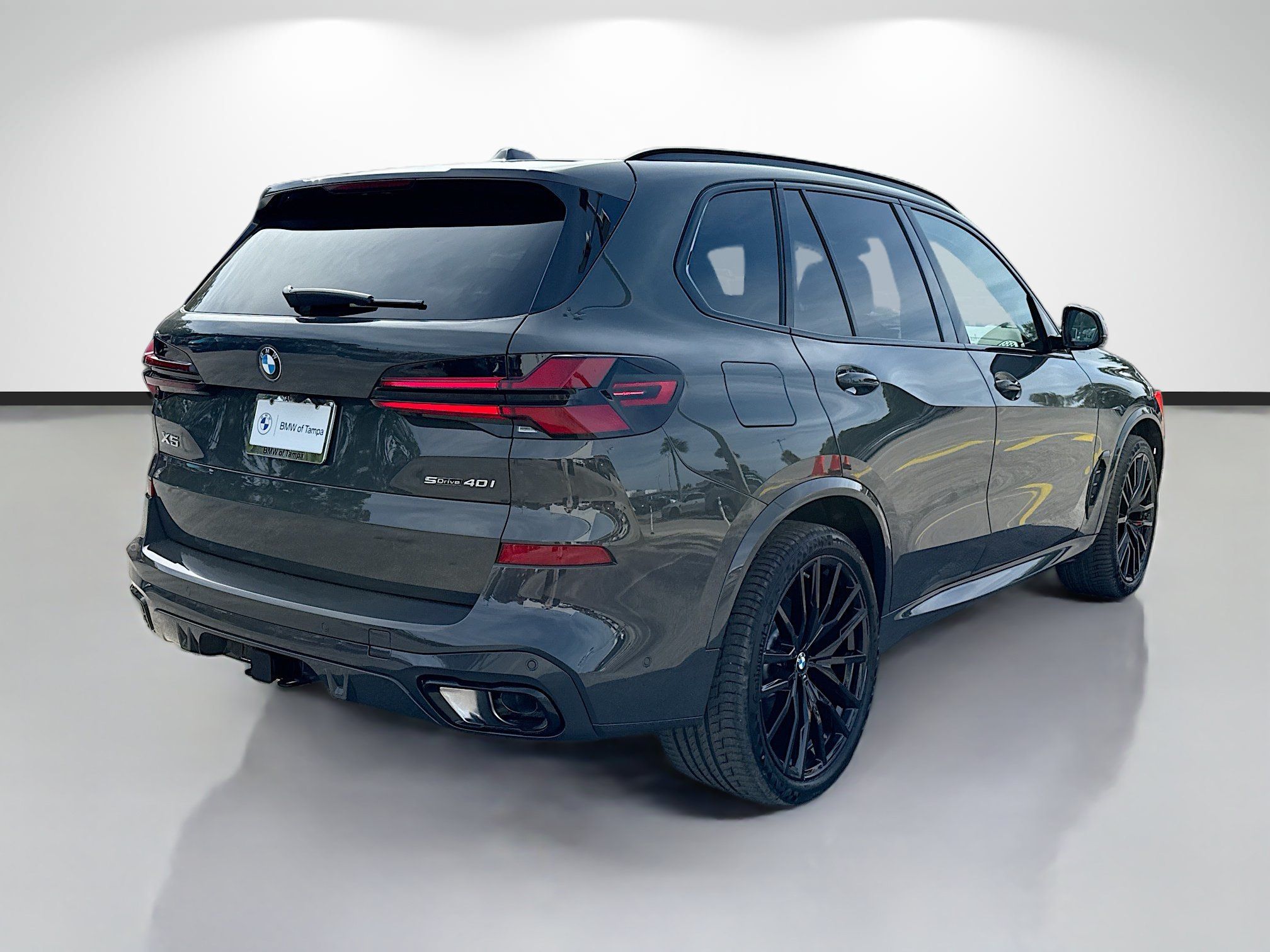 New 2026 BMW X5 sDrive40i w/ M Sport Package RWD image 3