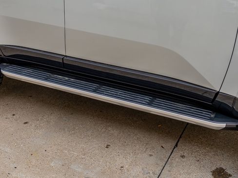 Used 2025 Lexus GX 550 w/ Cold Area Package image 13