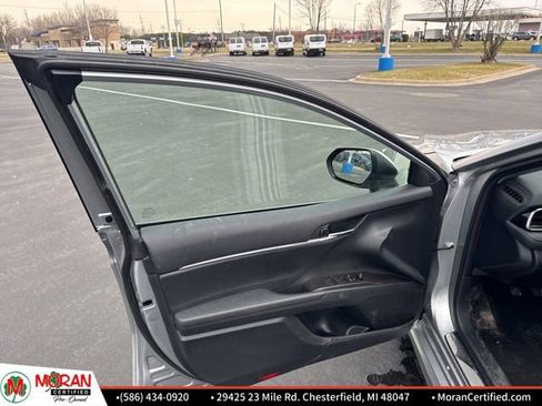 Used 2024 Toyota Camry SE image 9