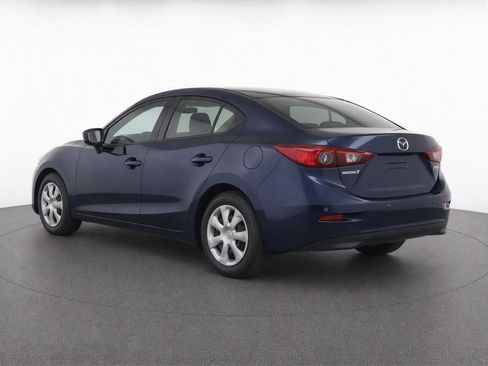 Used 2018 MAZDA MAZDA3 Sport FWD image 3