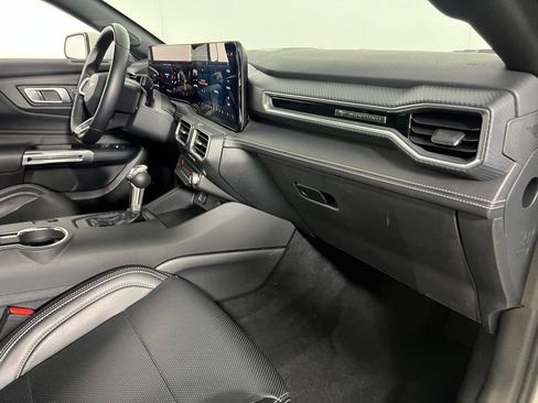 Used 2025 Ford Mustang Premium image 27