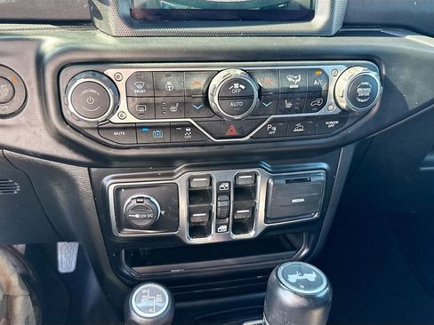 Used 2021 Jeep Wrangler Unlimited Sahara w/ Cold Weather Group AWD/4WD image 17