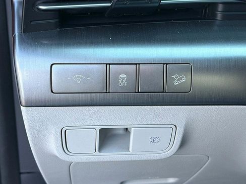 Certified 2025 Hyundai Kona SEL image 20