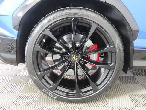 Used 2023 Lamborghini Urus S image 31