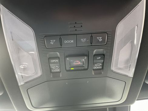 Used 2022 Toyota RAV4 XSE image 31