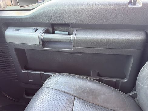 Used 2011 Ford F250 Lariat w/ Lariat Interior Pkg AWD/4WD image 23