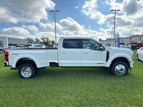 Used 2025 Ford F450 Platinum w/ FX4 Off-Road Package AWD/4WD image 9