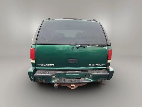 Used 2000 Chevrolet Blazer LT w/ LT Preferred Equipment Group AWD/4WD image 4