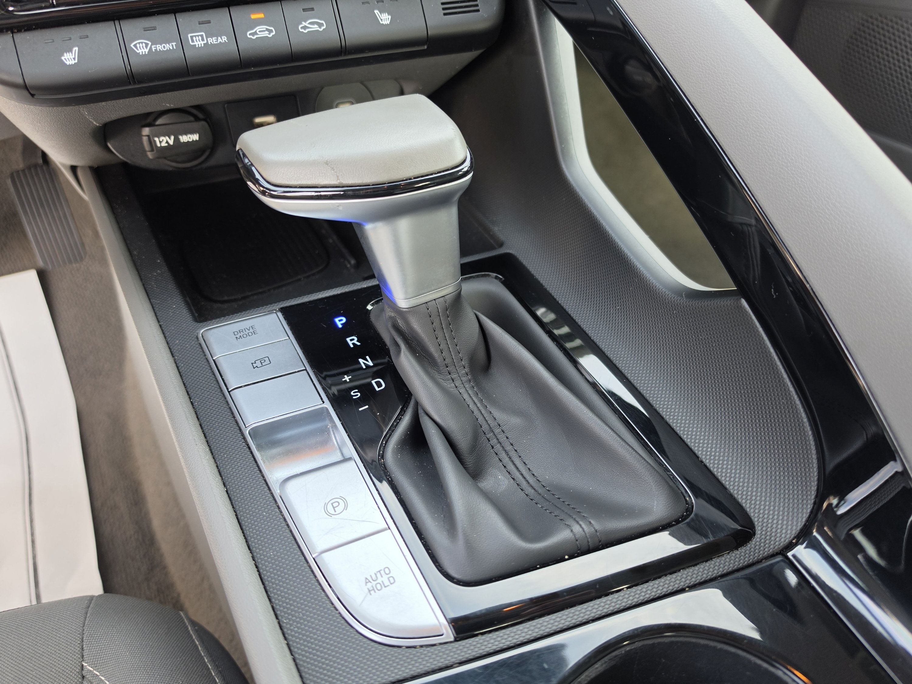 Used 2025 Hyundai Elantra SEL FWD image 31