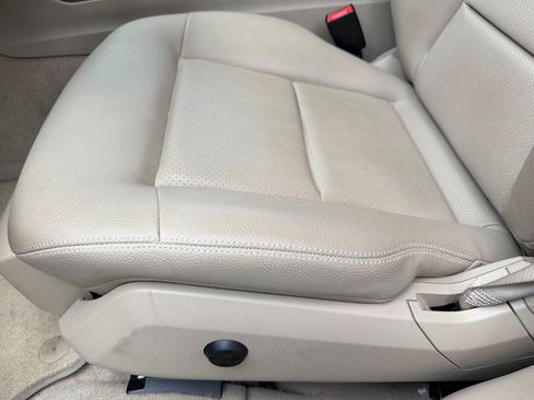 Used 2010 Mercedes-Benz E 350 Sedan image 14