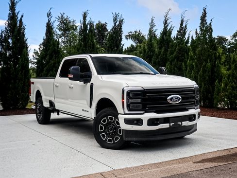 Used 2026 Ford F350 Platinum AWD/4WD image 2
