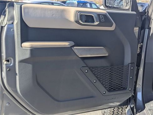 Certified 2022 Ford Bronco Wildtrak image 9