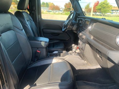Used 2018 Jeep Wrangler Unlimited Sahara w/ Safety Group image 30