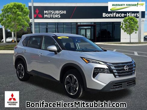 Used 2024 Nissan Rogue SV image 1