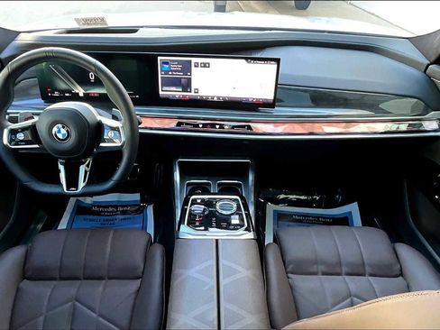 Used 2025 BMW 760i xDrive 760i xDrive w/ Executive Package image 29