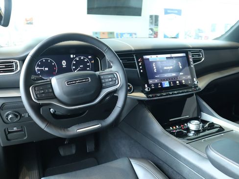 New 2026 Jeep Grand Wagoneer L Limited image 2