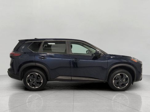 Used 2025 Nissan Rogue SV AWD/4WD image 11